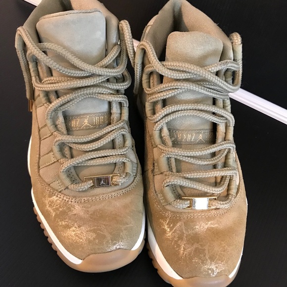 Women’s Air Jordan 11 Retro ‘Olive Lux’ - Picture 8 of 8